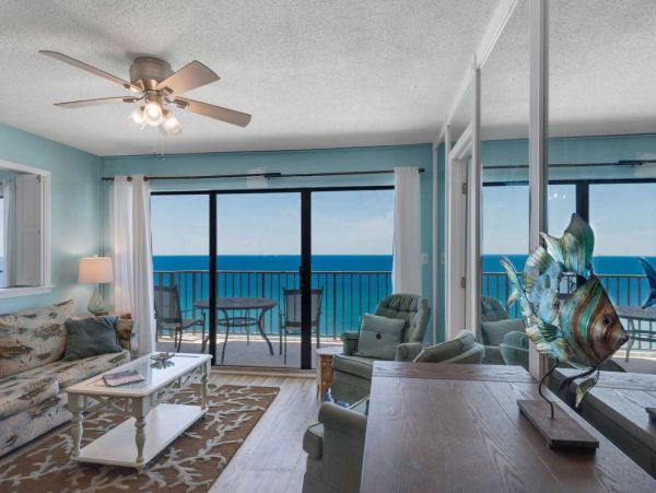 Oceanfront Charming Vacation Condo with Amazing Views