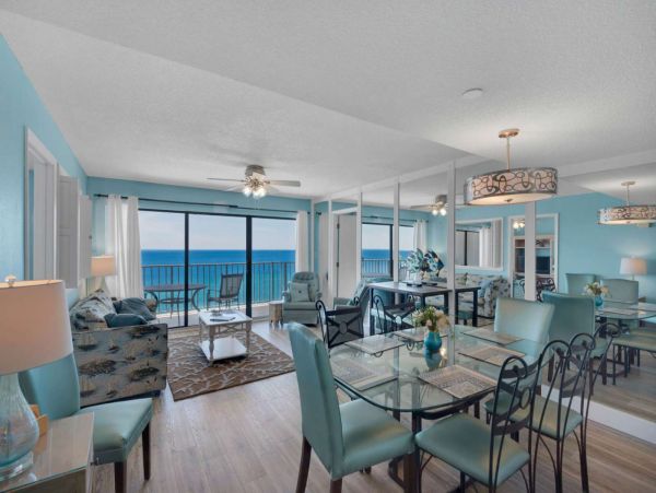 Oceanfront Charming Vacation Condo with Amazing Views