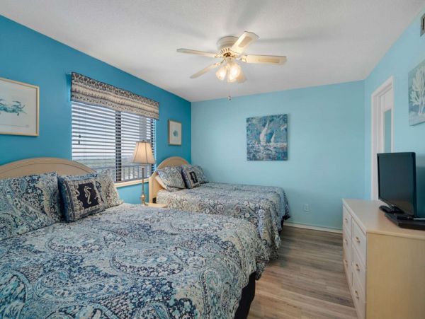 Oceanfront Charming Vacation Condo with Amazing Views
