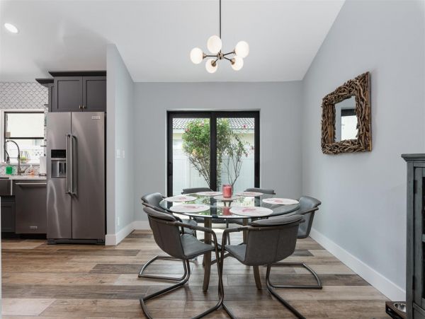 Lido Key Gorgeous 3 Bedroom Home with Pool & Spa Sleeps 8