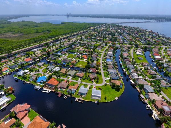 Cape Coral Home 1022754
