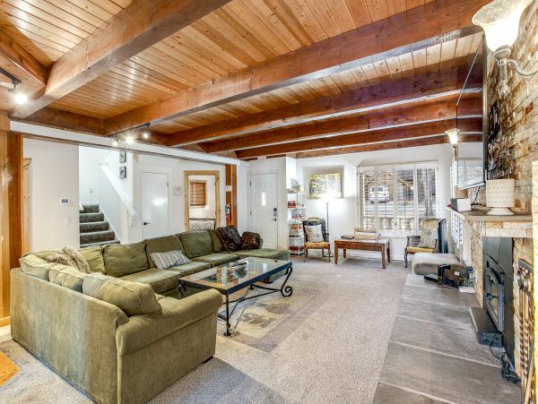 Mountain Vacation Rental with 4 Bedrooms in Big Bear