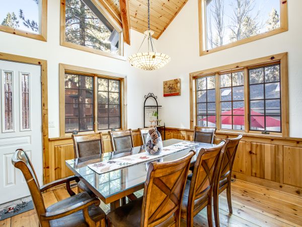 Mountain Vacation Rental with 4 Bedrooms in Big Bear