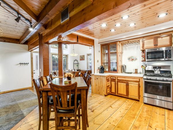 Mountain Vacation Rental with 4 Bedrooms in Big Bear