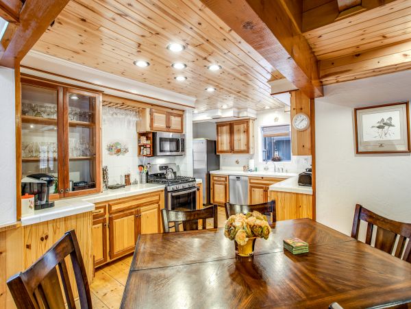 Mountain Vacation Rental with 4 Bedrooms in Big Bear