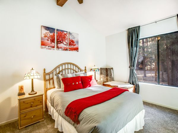 Mountain Vacation Rental with 4 Bedrooms in Big Bear