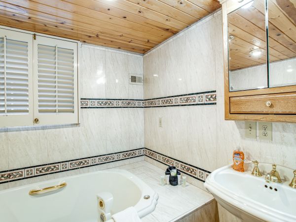 Mountain Vacation Rental with 4 Bedrooms in Big Bear