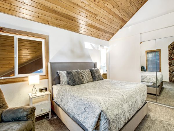Mountain Vacation Rental with 4 Bedrooms in Big Bear
