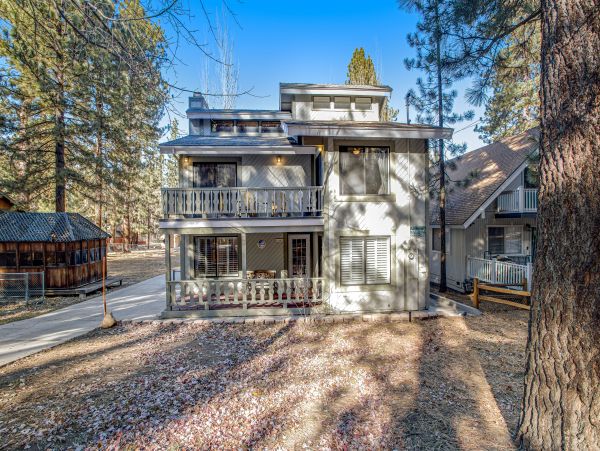 Mountain Vacation Rental with 4 Bedrooms in Big Bear