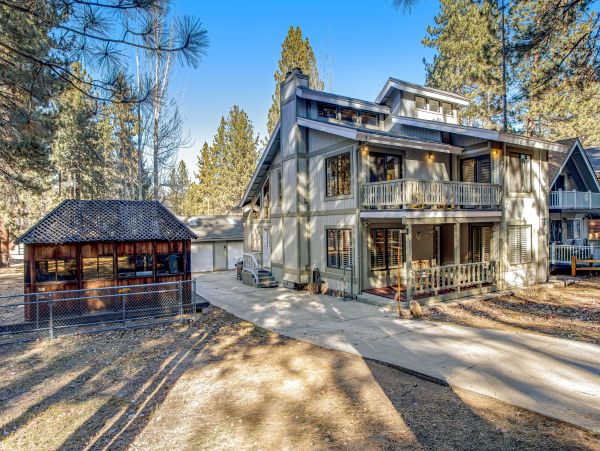 Mountain Vacation Rental with 4 Bedrooms in Big Bear