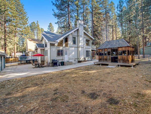 Mountain Vacation Rental with 4 Bedrooms in Big Bear