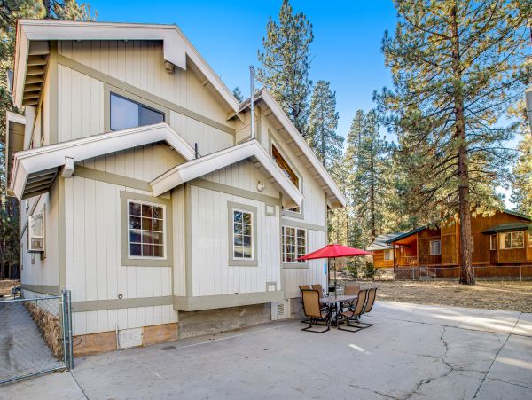 Mountain Vacation Rental with 4 Bedrooms in Big Bear