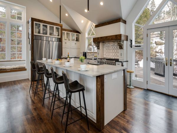 Luxurious 8 Bedroom Vacation Home in Breckenridge 17 Guests