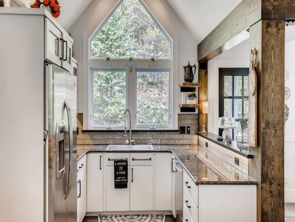 Luxurious 8 Bedroom Vacation Home in Breckenridge 17 Guests