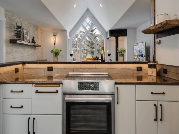 Luxurious 8 Bedroom Vacation Home in Breckenridge 17 Guests