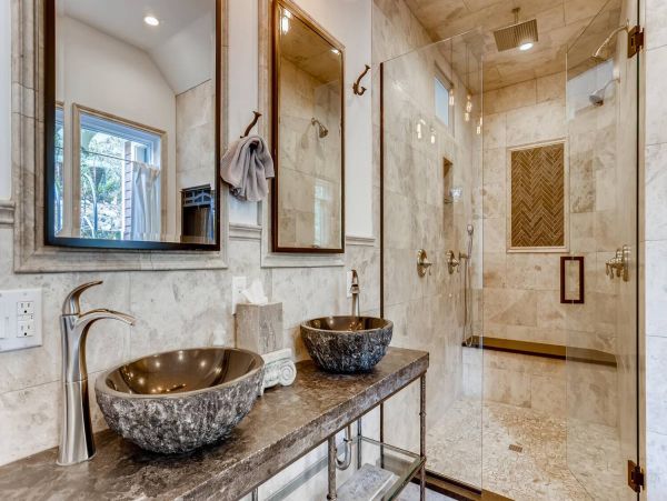 Luxurious 8 Bedroom Vacation Home in Breckenridge 17 Guests