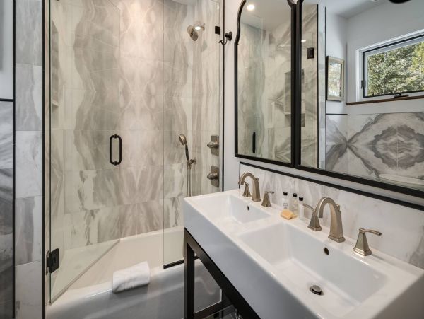 Luxurious 8 Bedroom Vacation Home in Breckenridge 17 Guests