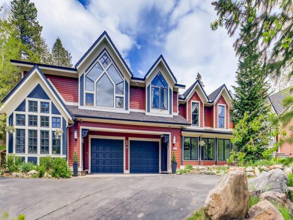 Luxurious 8 Bedroom Vacation Home in Breckenridge 17 Guests