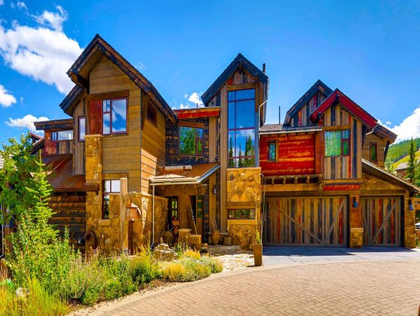Breckenridge Luxurious Ski In - Ski Out Home Mountain Views