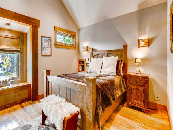 Breckenridge Luxurious Ski In - Ski Out Home Mountain Views