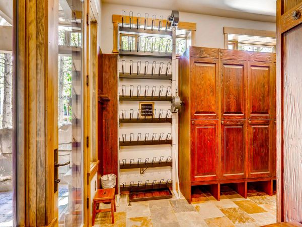 Breckenridge Luxurious Ski In - Ski Out Home Mountain Views