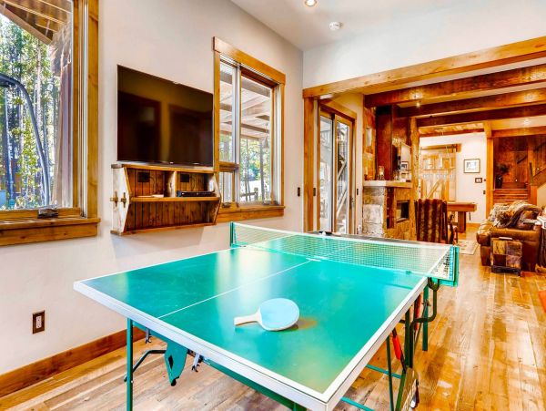 Breckenridge Luxurious Ski In - Ski Out Home Mountain Views