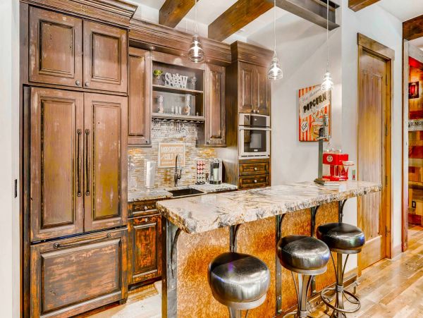 Breckenridge Luxurious Ski In - Ski Out Home Mountain Views