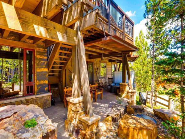 Breckenridge Luxurious Ski In - Ski Out Home Mountain Views