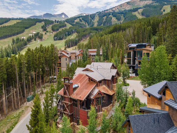 Breckenridge Luxurious Ski In - Ski Out Home Mountain Views