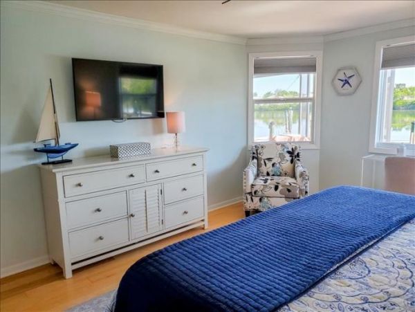 Waterfront 3 Bedrooms Vacation Home in Longboat Key
