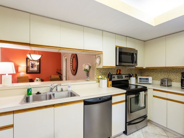 Bonita Springs Condo with Tennis Court & Golf Course