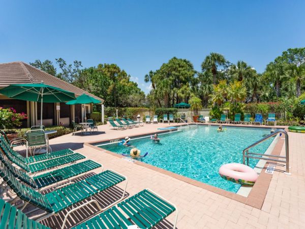 Bonita Springs Condo with Tennis Court & Golf Course