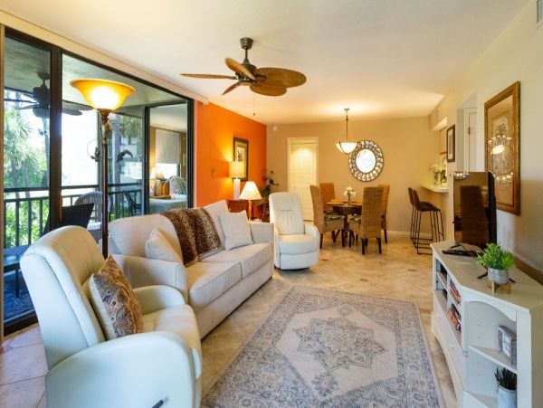 Bonita Springs Condo with Tennis Court & Golf Course