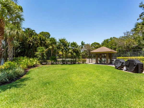 Bonita Springs Condo with Tennis Court & Golf Course