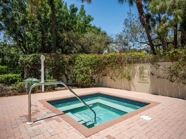 Bonita Springs Condo with Tennis Court & Golf Course