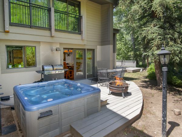 Spacious Vail Mountain Townhome with Stunning Views Vail, CO