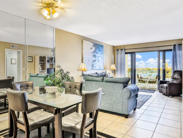 Cocoa Beach Condo 1023019