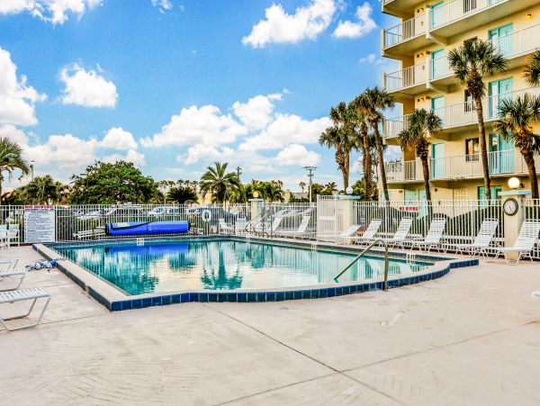 Cocoa Beach Condo 1023019
