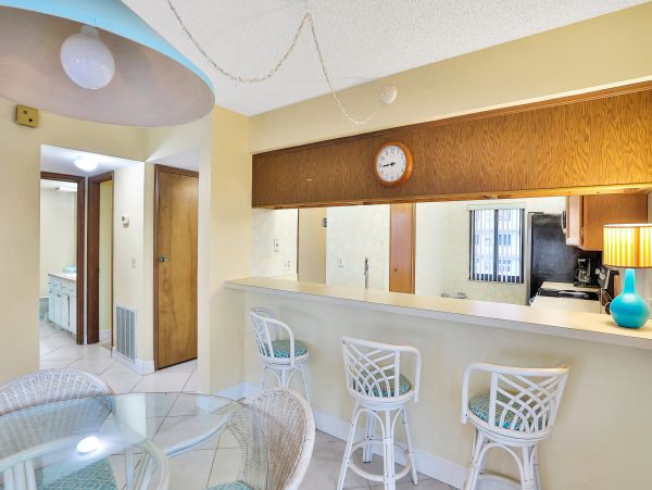 Cocoa Beach Condo 1023037