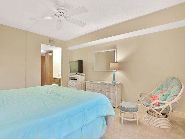 Cocoa Beach Condo 1023037