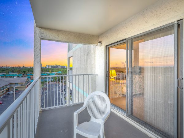 Cocoa Beach Condo 1023037