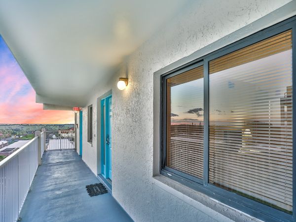Cocoa Beach Condo 1023037