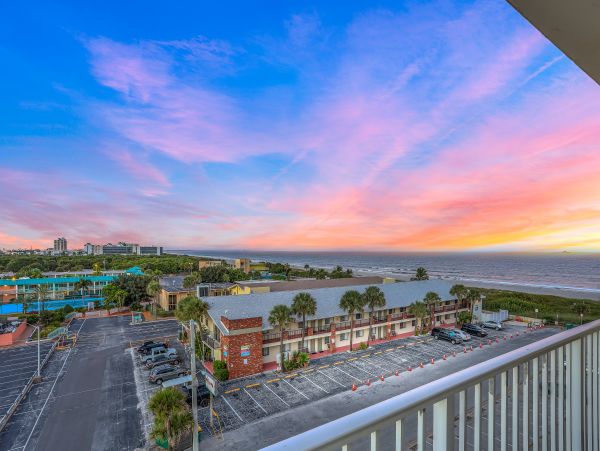 Cocoa Beach Condo 1023037