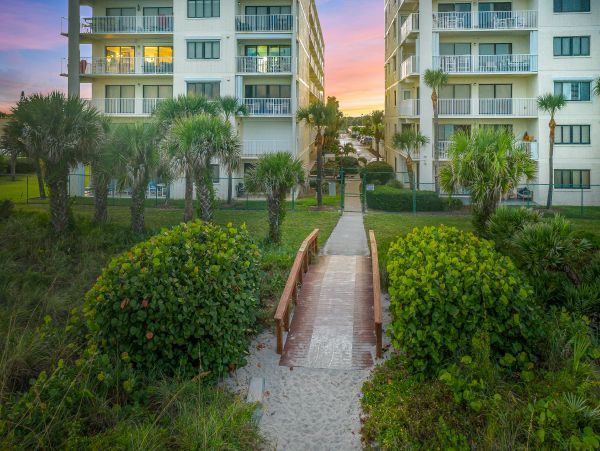Cocoa Beach Condo 1023037
