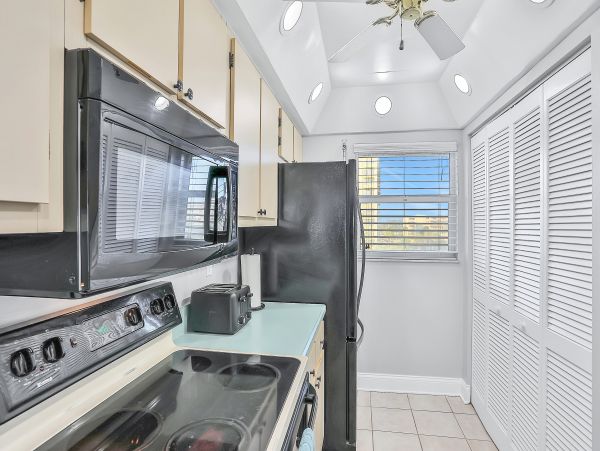 Cocoa Beach Condo 1023040
