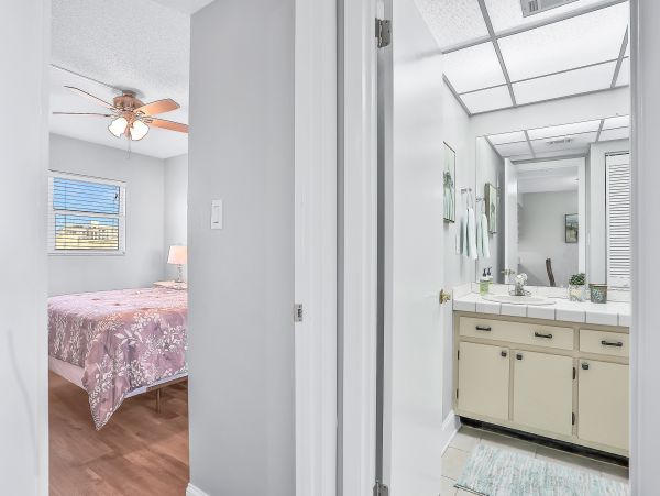 Cocoa Beach Condo 1023040