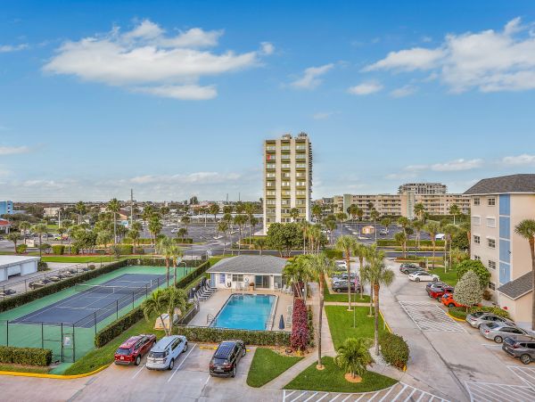 Cocoa Beach Condo 1023040
