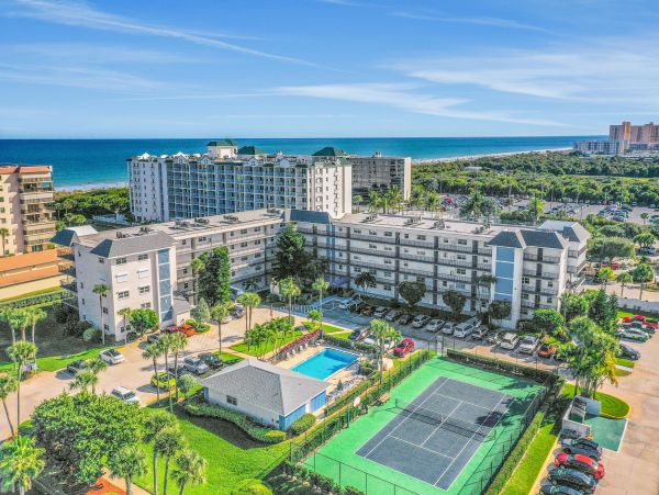 Cocoa Beach Condo 1023040