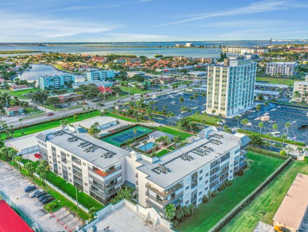 Cocoa Beach Condo 1023040