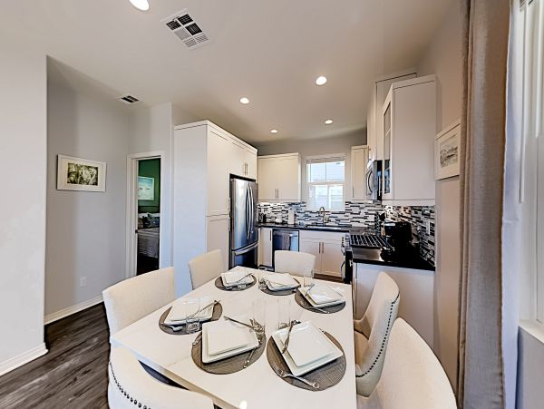 Imperial Beach Beautiful 3 Bedroom Corner Townhome